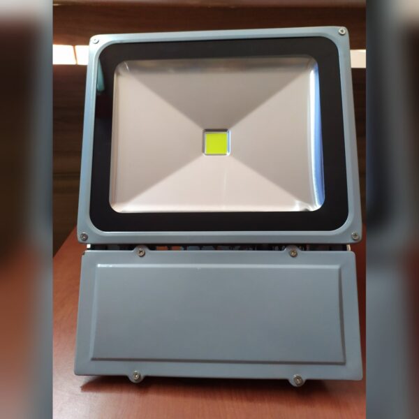 Justled 70 W LED Projektör